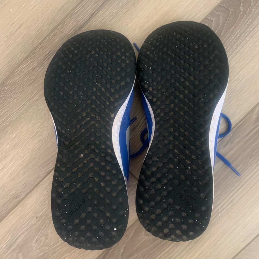 Nike Revolution 5 Blue Athletic Sneakers Size 4 Youth - Picture 3 of 10